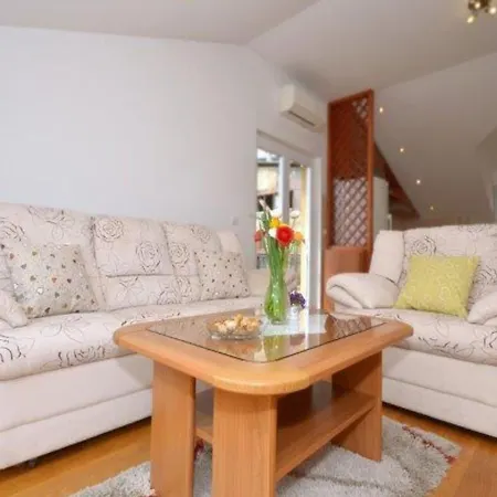 Apartman Bright With Balcony And Private Parking *