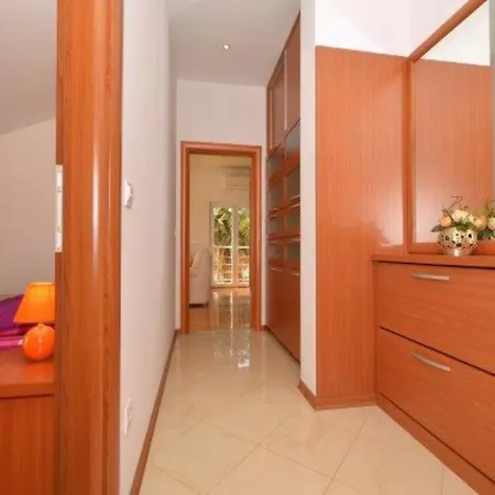 Apartment Bright With Balcony And Private Parking Kastela