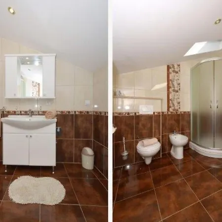 Bright With Balcony And Private Parking Apartman